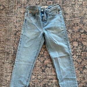 Like New! Levi's Wedgie Jean